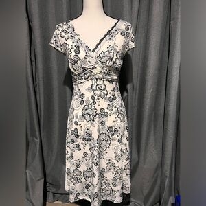 Brand New B. Moss soft flowy stretch dress size Medium new with tags